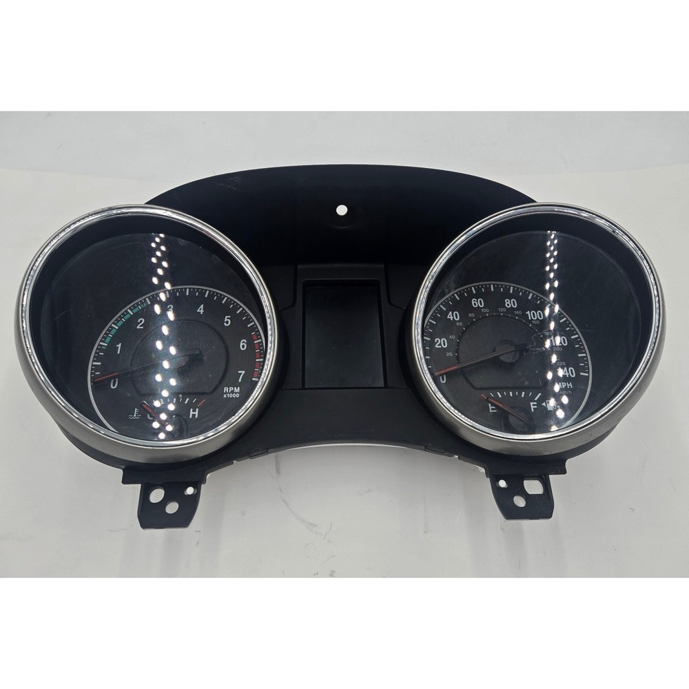 2011 Jeep Grand Cherokee 5.7L Instrument Cluster Speedometer OEM 56046427AC
